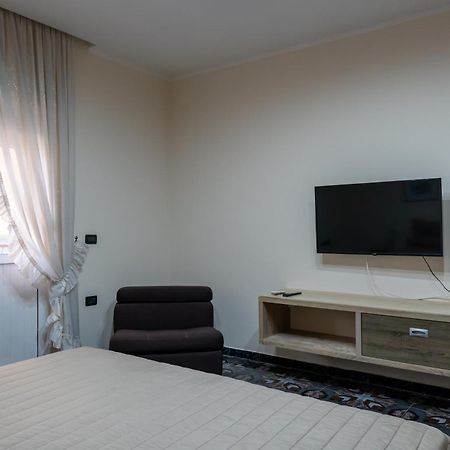 Royal Aparthotel Vlorë Екстериор снимка