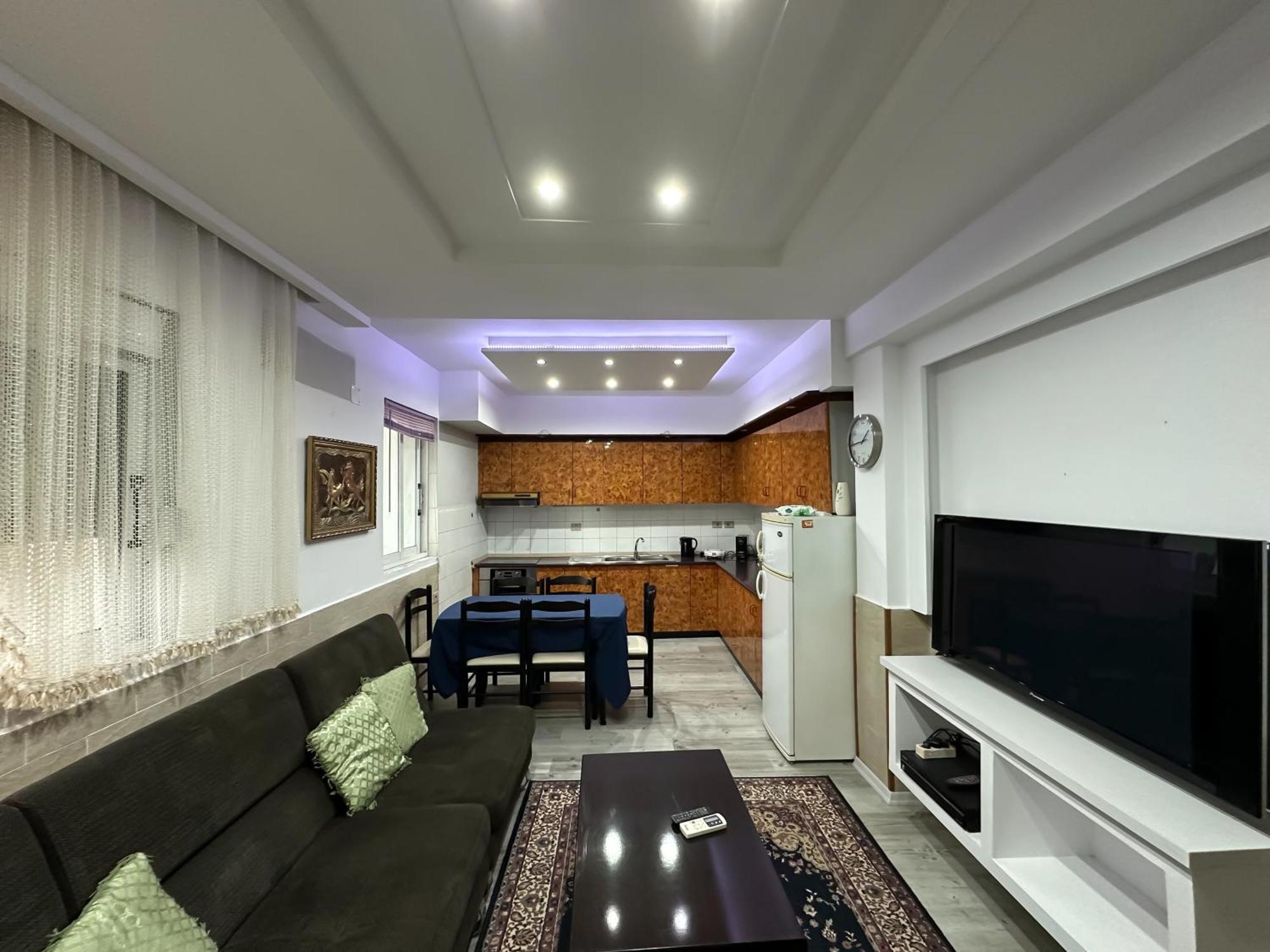 Royal Aparthotel Vlorë Екстериор снимка