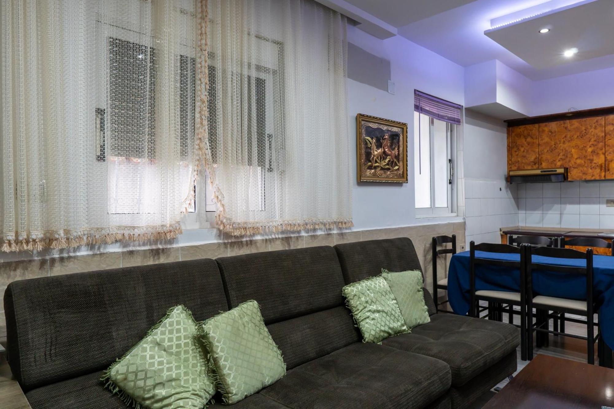 Royal Aparthotel Vlorë Екстериор снимка