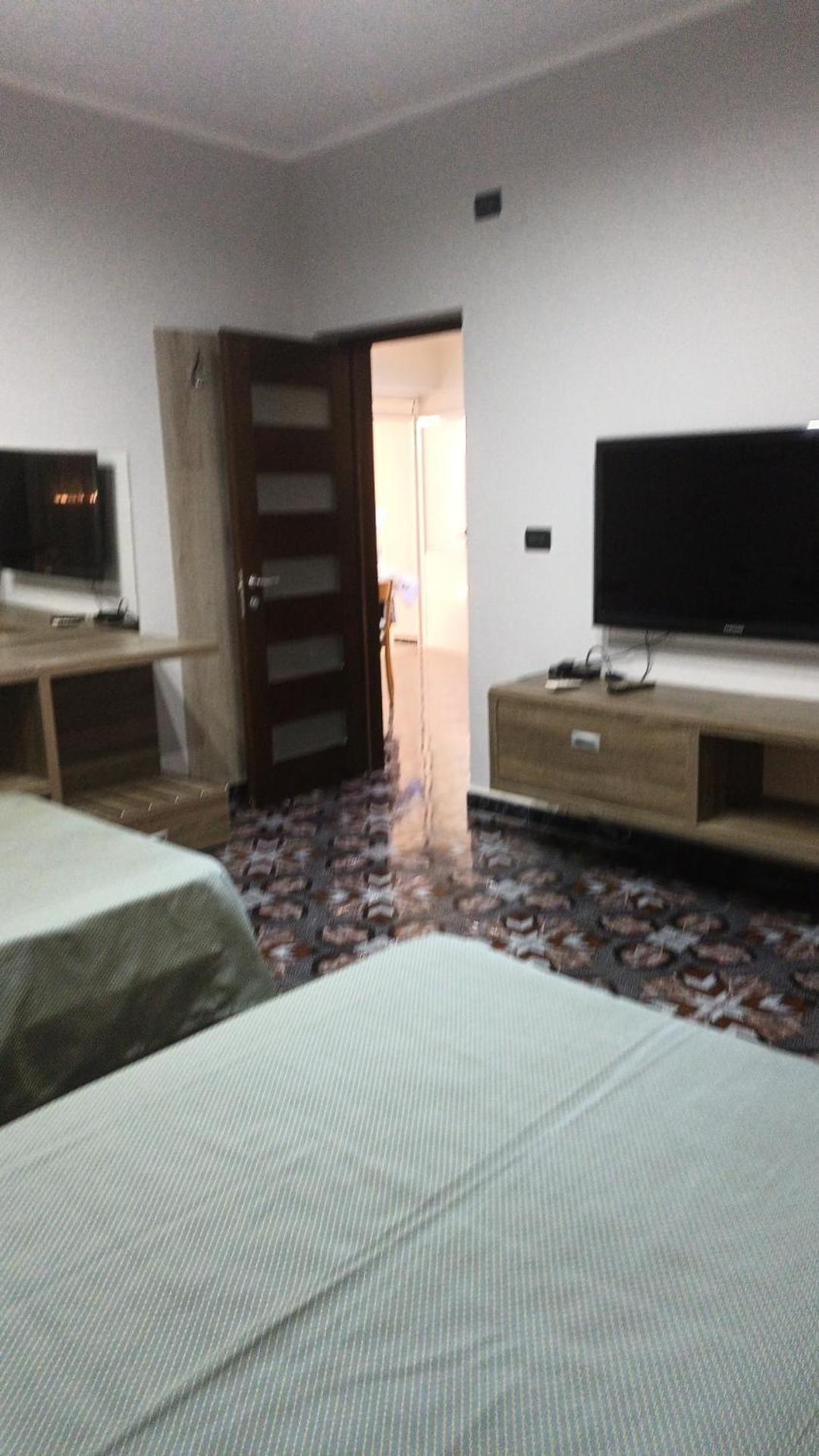 Royal Aparthotel Vlorë Екстериор снимка