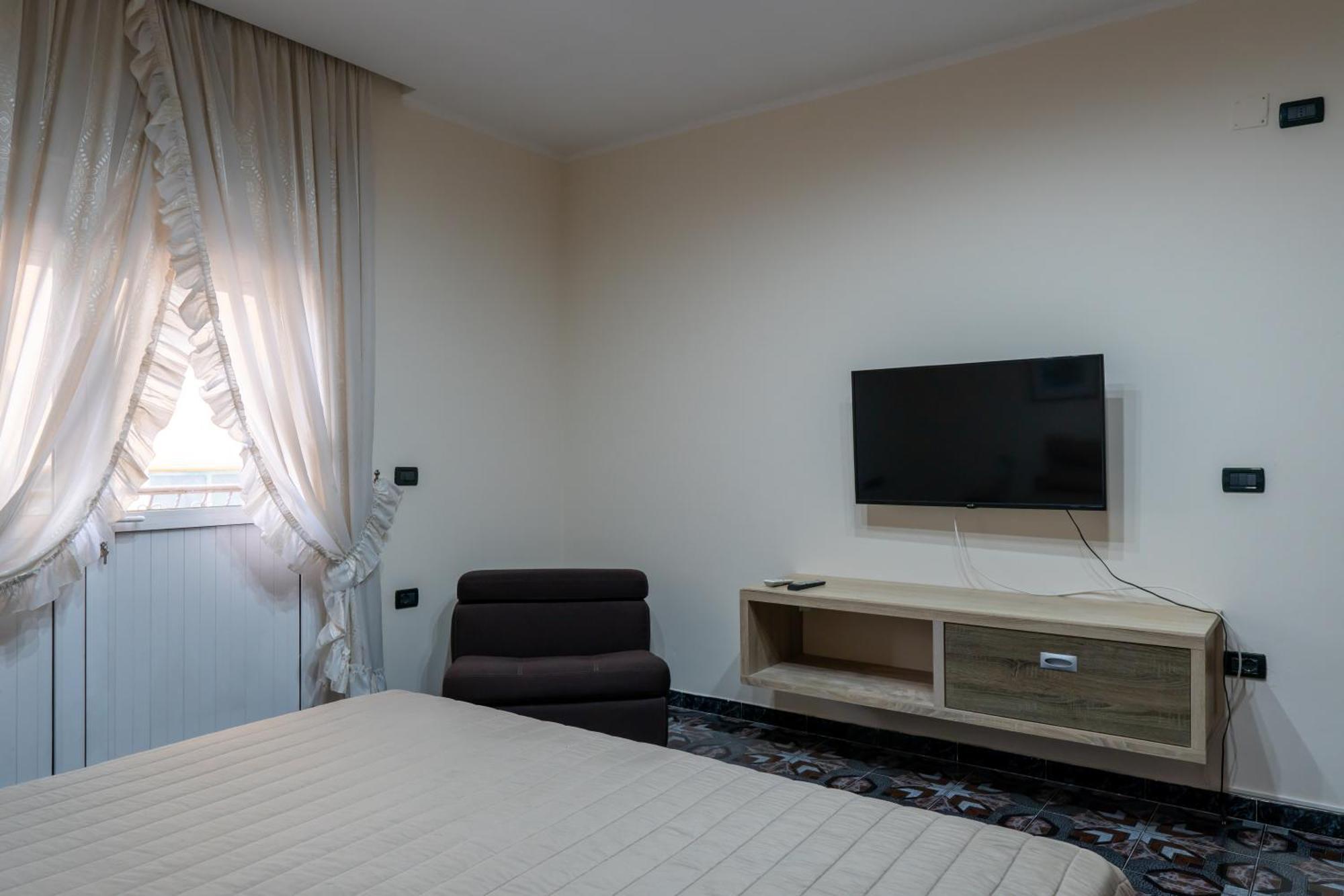 Royal Aparthotel Vlorë Екстериор снимка