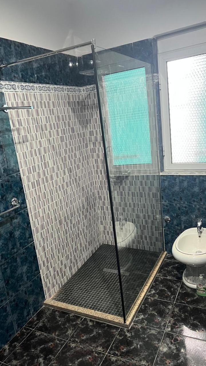 Royal Aparthotel Vlorë Екстериор снимка